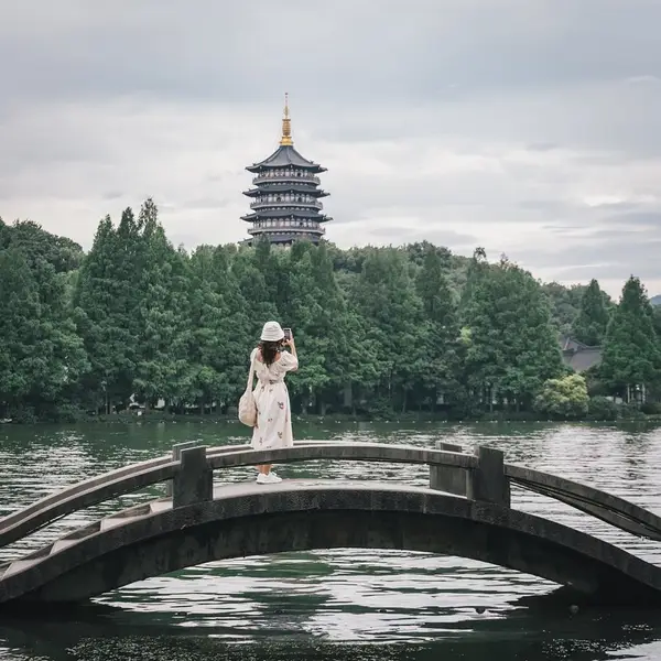 TP.HỒ CHÍ MINH – THƯỢNG HẢI – Ô TRẤN – HÀNG CHÂU – TÔ CHÂU 5 NGÀY 5 ĐÊM
